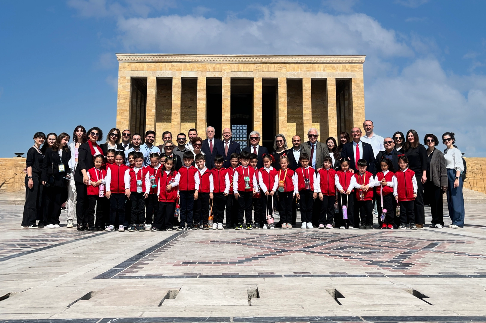 TEGV çocukları Ata'nın huzurunda