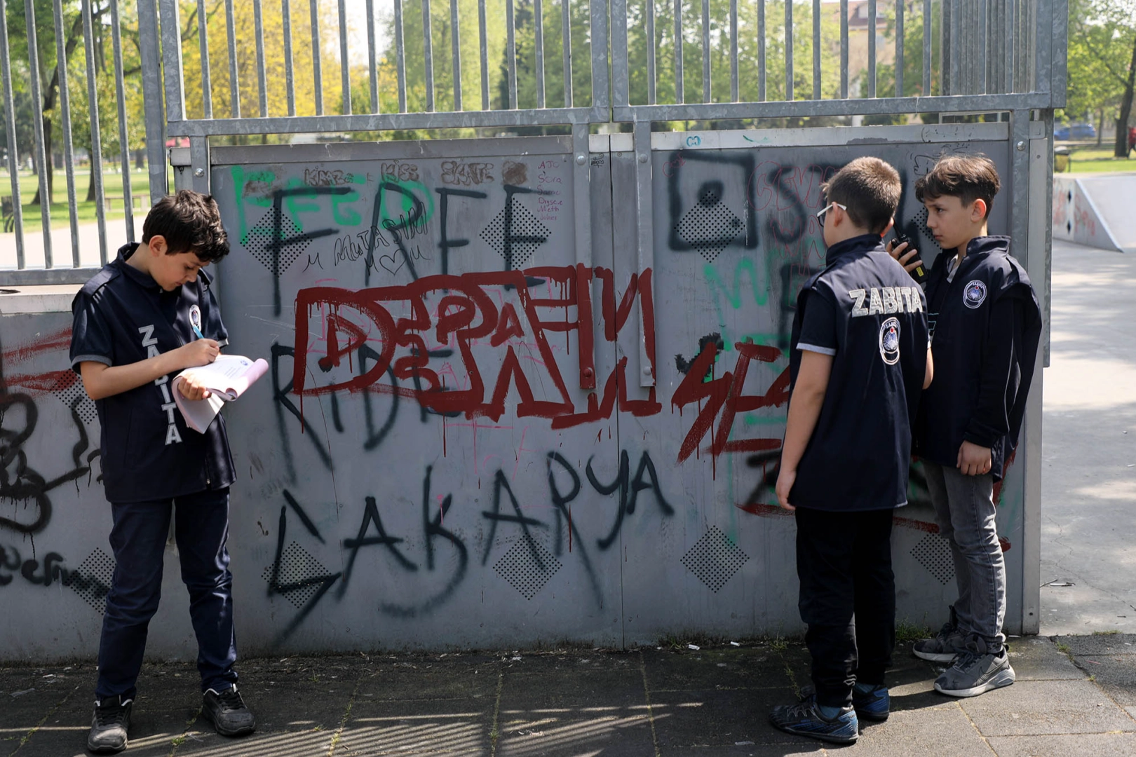 23 Nisan’da denetimleri minik zabıtalar yaptı