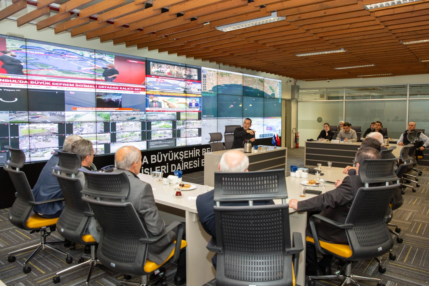 Bursa Büyükşehir'in muhtarlarla koordinasyonu sürüyor