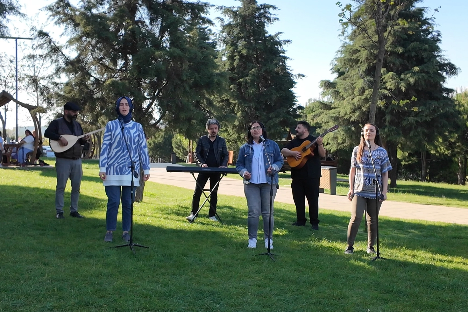 Kocaeli Çayırovalı kursiyerler ve öğretmenler doğa için çaldı