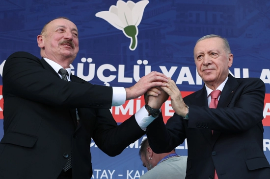 Cumhurbaşkanı Erdoğan: Deprem bölgesini yeniden ayağa kaldıracağız