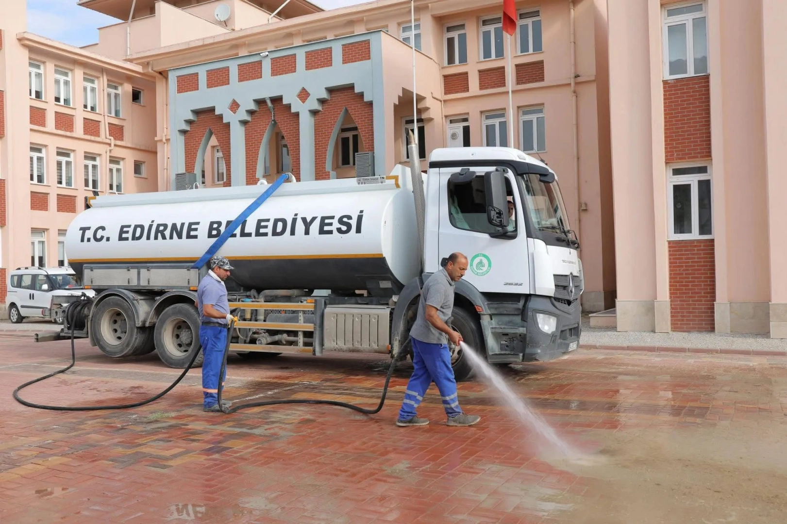 Edirne'de okul ve çevreleri yeni döneme hazırlanıyor