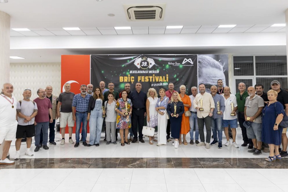 Briç tutkunları Mersin’de yarıştı