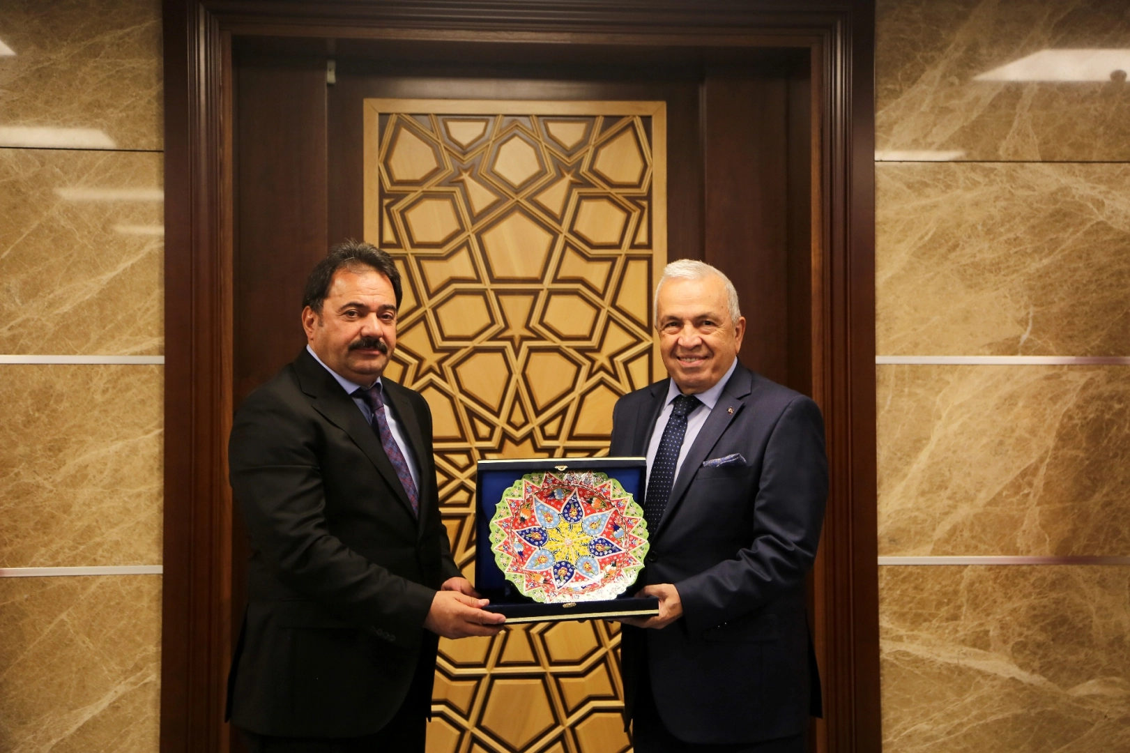 Başkan Şadi Özdemir'den Emniyet Müdürü Gökce'ye hayırlı olsun ziyareti