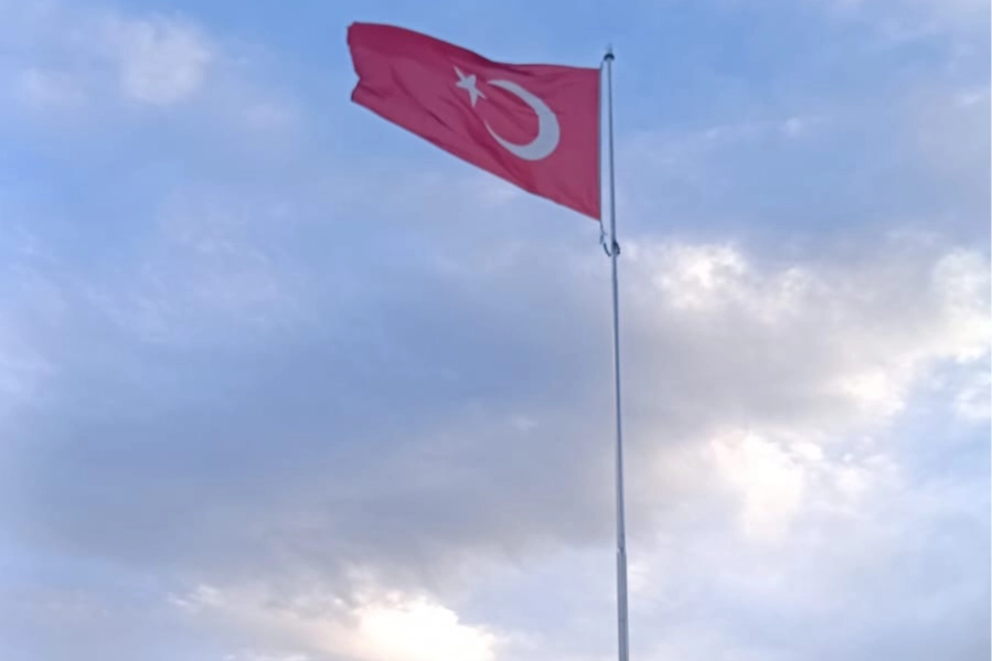 Bilecik Gümüşdere'de 20 metrelik Türk Bayrağı göklerde