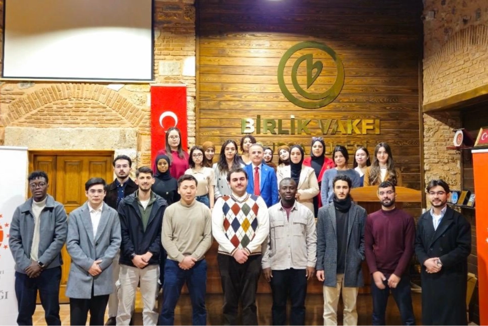 İletişim Başkanlığı Bursa Bölge Müdürü Gölbaşı'dan uluslararası öğrencilere 'Kamu Diplomasisi ve Medya' dersi