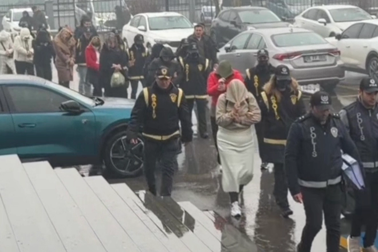 Düzce’de fuhuş operasyonunda gözaltına alınan 9 kadın adliyede