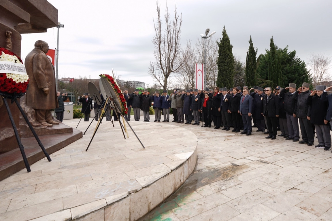 İstanbul Beylikdüzü’nde Denktaş ve Küçük anıldı