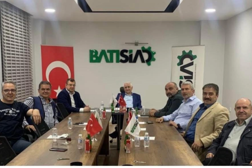 BATISİAD'da Ahmet Er güven tazeledi