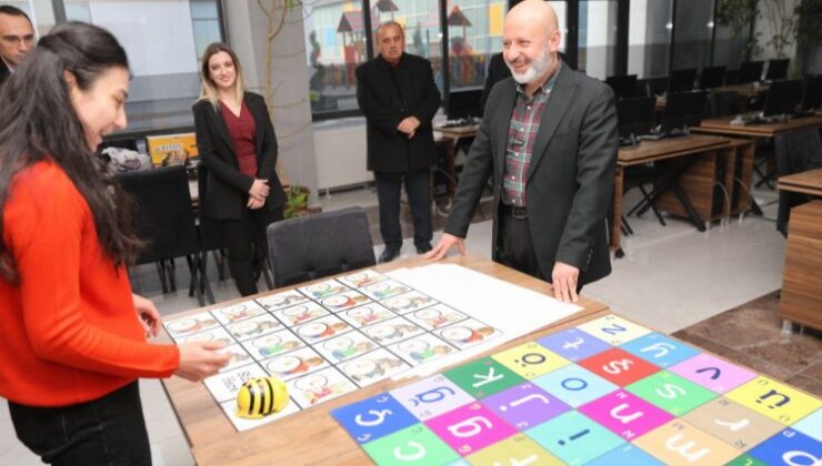 Ahmet Çolakbayrakdar’dan ‘robotik’ ziyaret