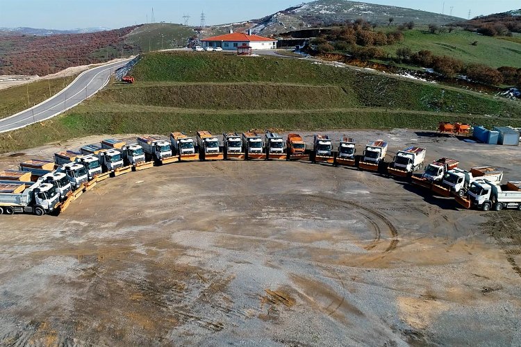 Balıkesir Büyükşehir, 539 araç, bin 399 personel ile bir dakika