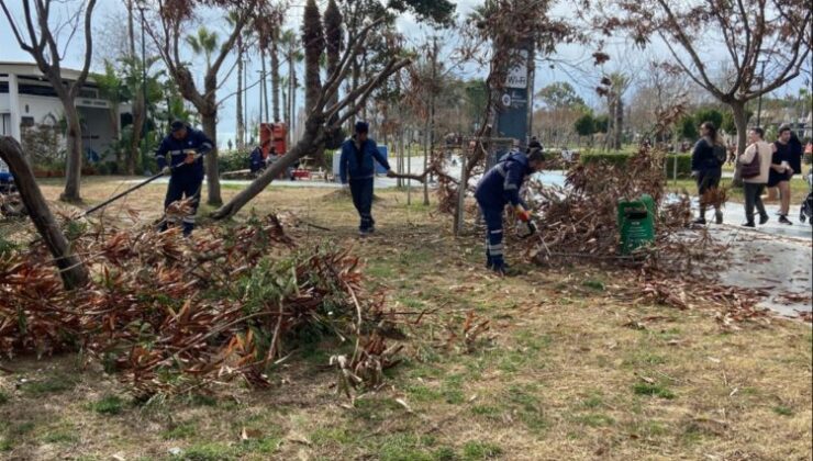 Fırtınanın vurduğu Antalya’da seferberlik