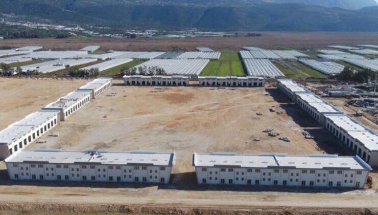 Kınık Toptancı Hali Projesi inşaatı yarıyı geçti