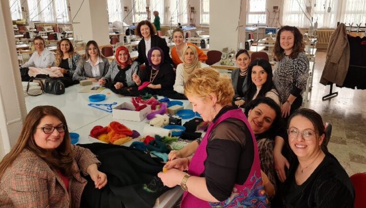 Selçuk Üniversitesi’nin Moda Atölyesi depremzedeler için üretti