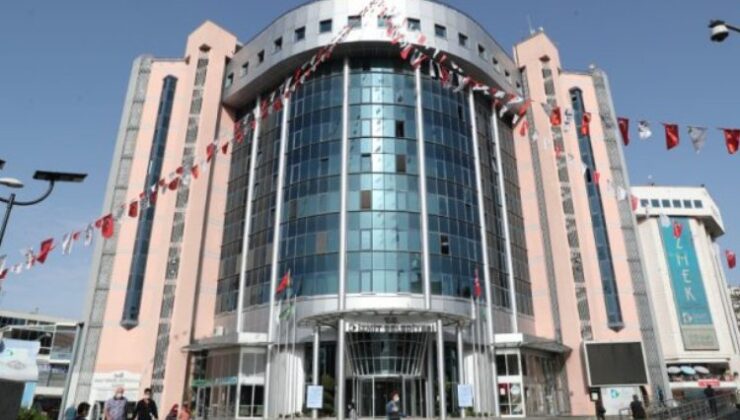 İzmit Belediyesi EYT’li işçilerin tazminatlarını ödedi
