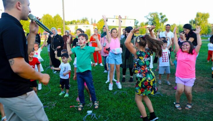 Sakarya’da çocuklar eğlencenin zirvesindeydi