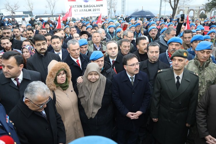 Erciyes Üniversitesi (ERÜ) 17 Aralık 2016 tarihinde kampüs yerleşkesi önündeki