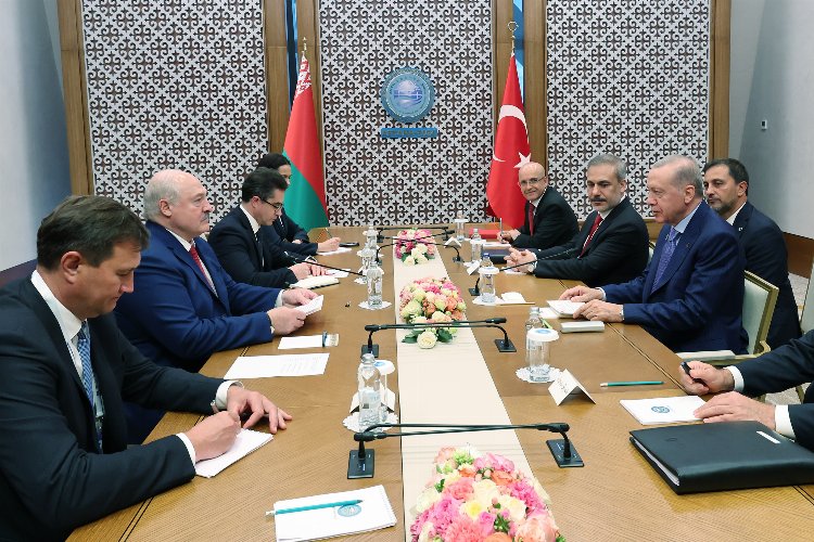 Cumhurbaşkanı Erdoğan, Belarus Devlet Başkanı Lukaşenko ile bir araya geldi