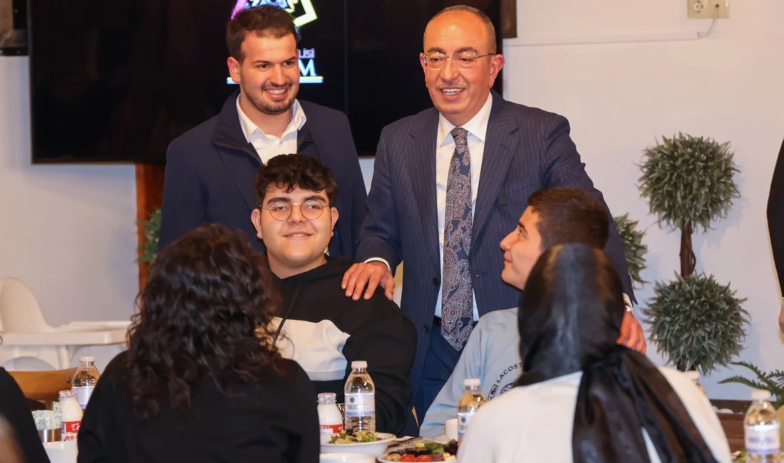 Konya Meram Belediye Başkanı Mustafa Kavuş, Meram Gençlik Meclisi üyeleriyle
