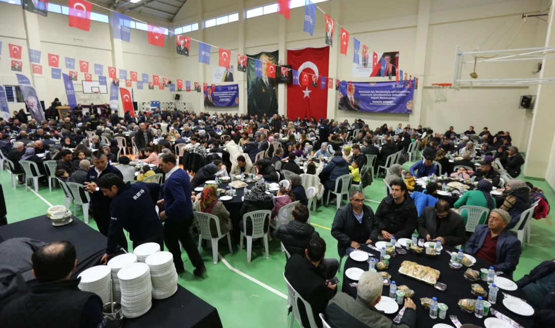 Bursa Büyükşehir Belediyesi tarafından Keles ilçesinde düzenlenen iftar programında vatandaşlar