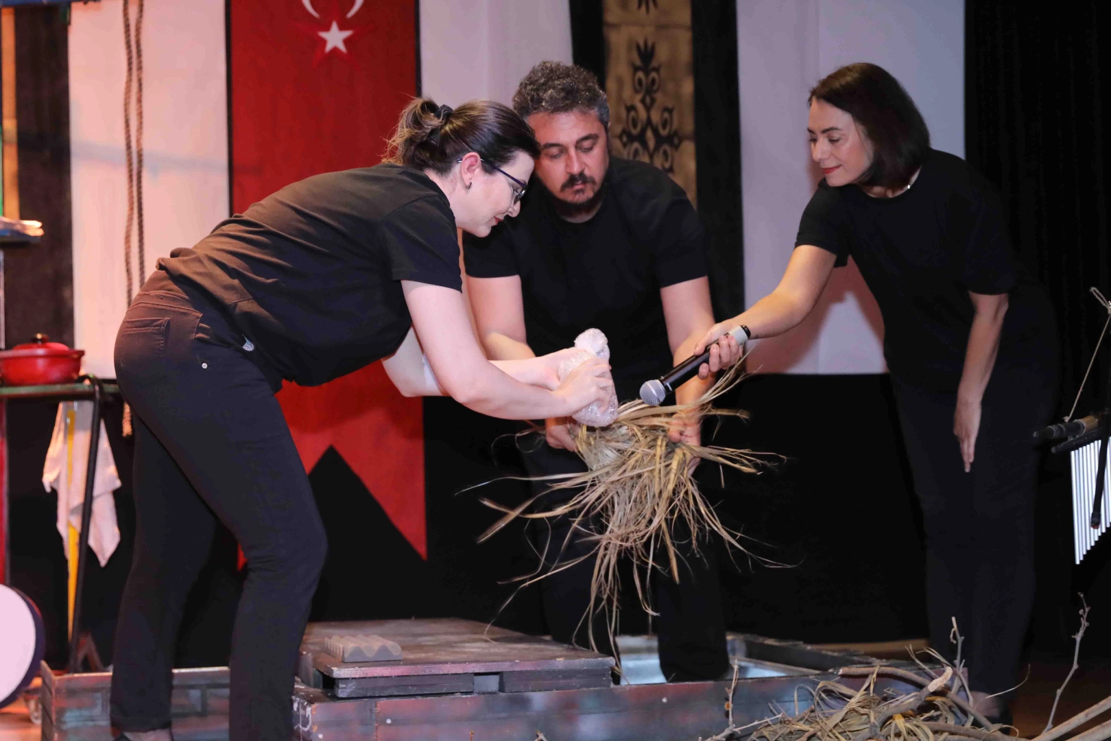 Kocaeli Şehir Tiyatroları, Mevlana İdris’i anma programında “Radyo Tiyatrosu: Mevlâna