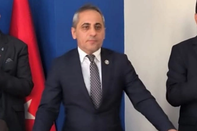 DEVA Partisi Mardin İl Başkanı Kadir Kerimoğlu, özellikle gündüz kuşağı