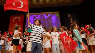 İzmir Büyükşehir Belediyesi’nin 23 Nisan Ulusal Egemenlik ve Çocuk Bayramı