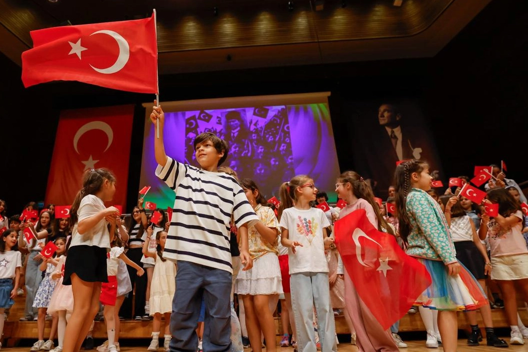 İzmir Büyükşehir Belediyesi’nin 23 Nisan Ulusal Egemenlik ve Çocuk Bayramı