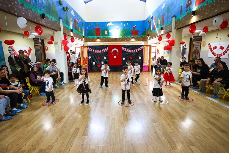 Denizli Büyükşehir Belediyesi Güneşli Günler Çocuk Gelişim Merkezleri’nde eğitim gören