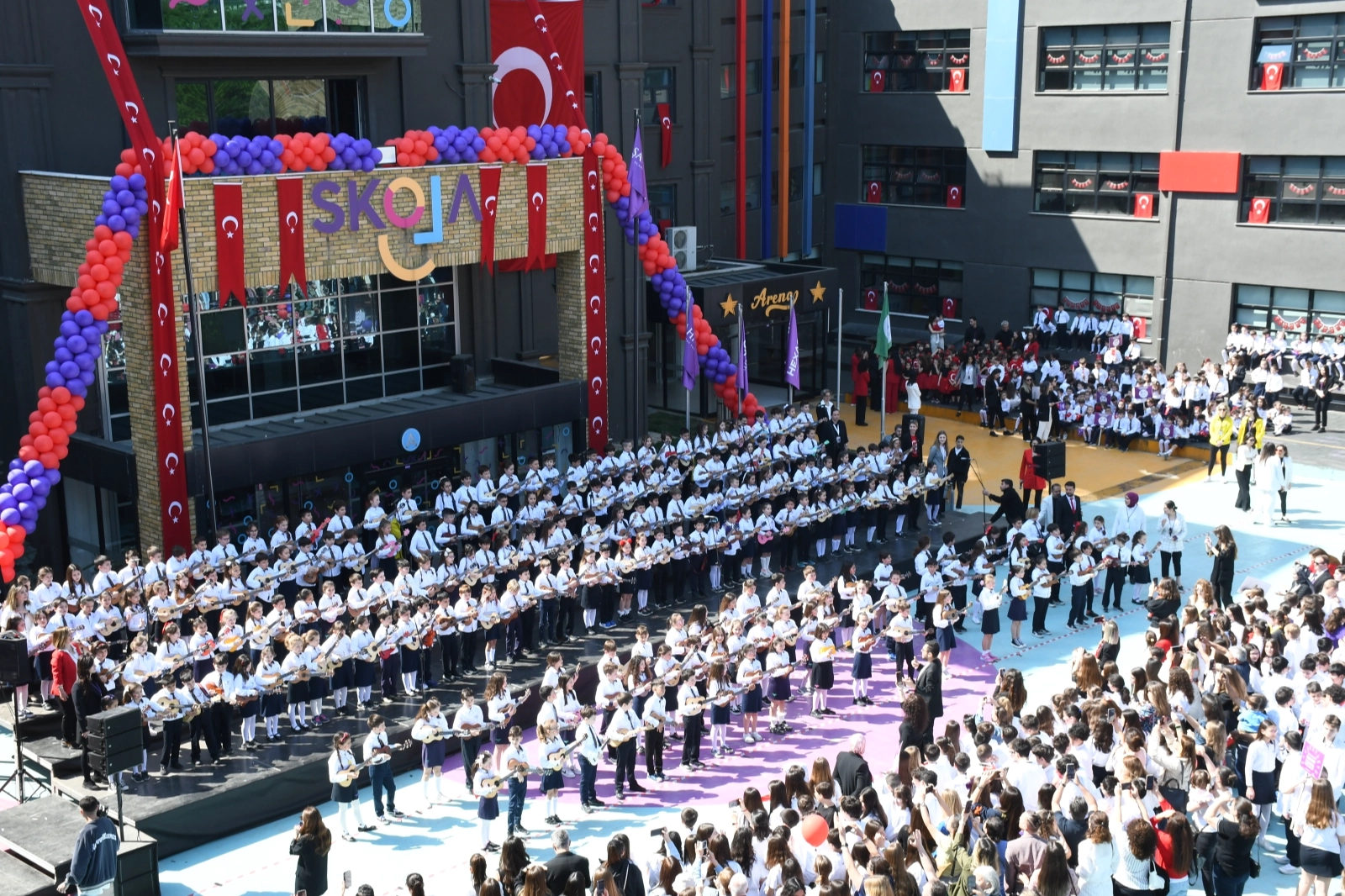 Şahinkaya Eğitim Kurumları öğrencileri 23 Nisan Ulusal Egemenlik ve Çocuk