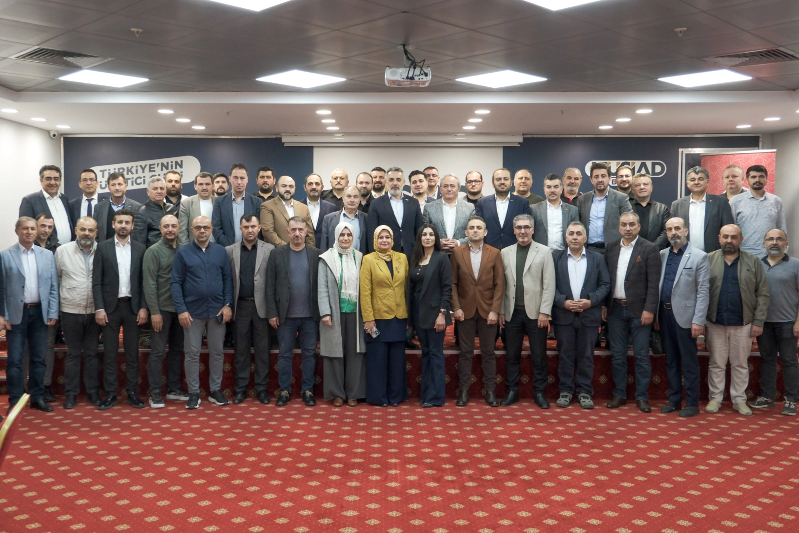MÜSİAD Bursa Şubesi öncülüğünde düzenlenen toplantıda, mesleki eğitimin sanayi ile