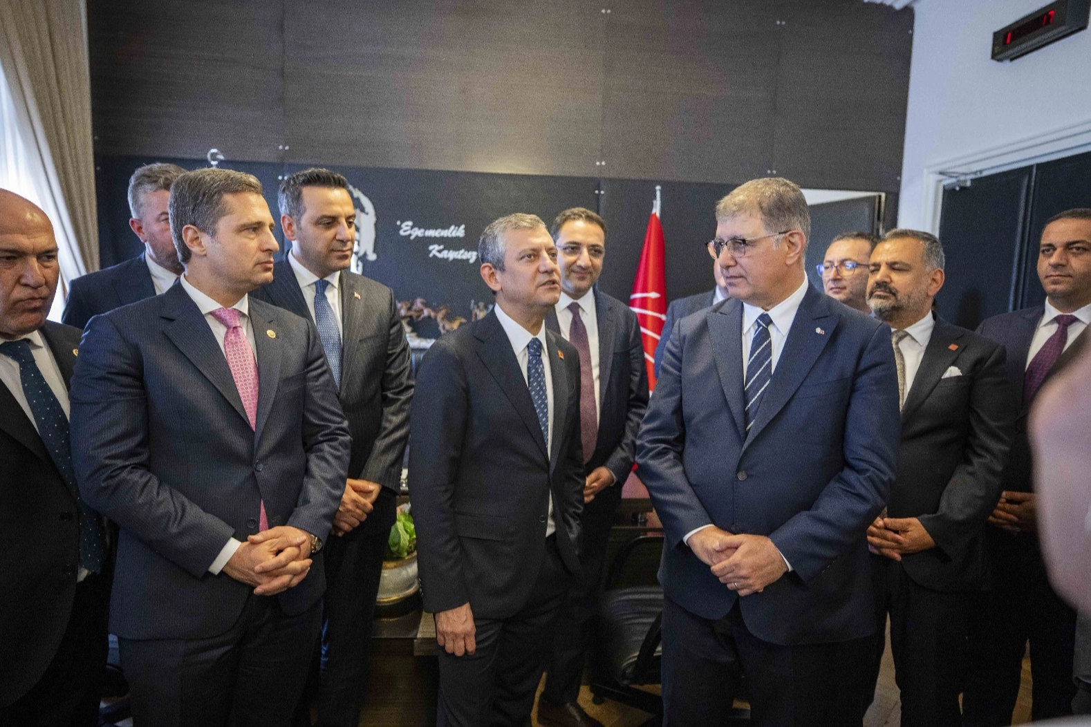 İzmir Büyükşehir Belediye Başkanı Dr. Cemil Tugay, Cumhuriyet Halk Partili