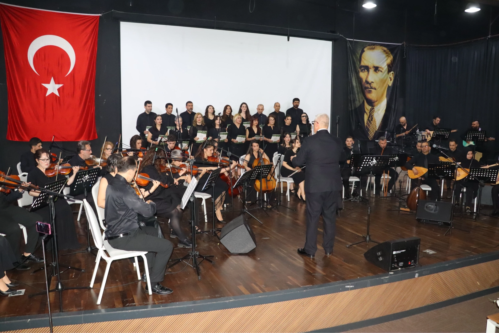 Sakarya Şehit Erol Olçok Anadolu Lisesi Konferans Salonu’nda gerçekleşen Sakarya