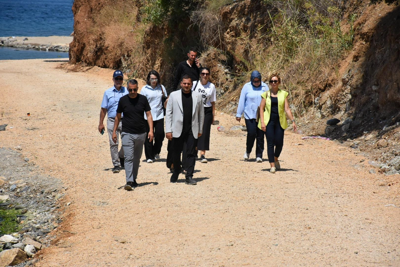 Bursa’da Gemlik Belediyesi’nin kent estetiğine değer katacak yeni sahil yolu