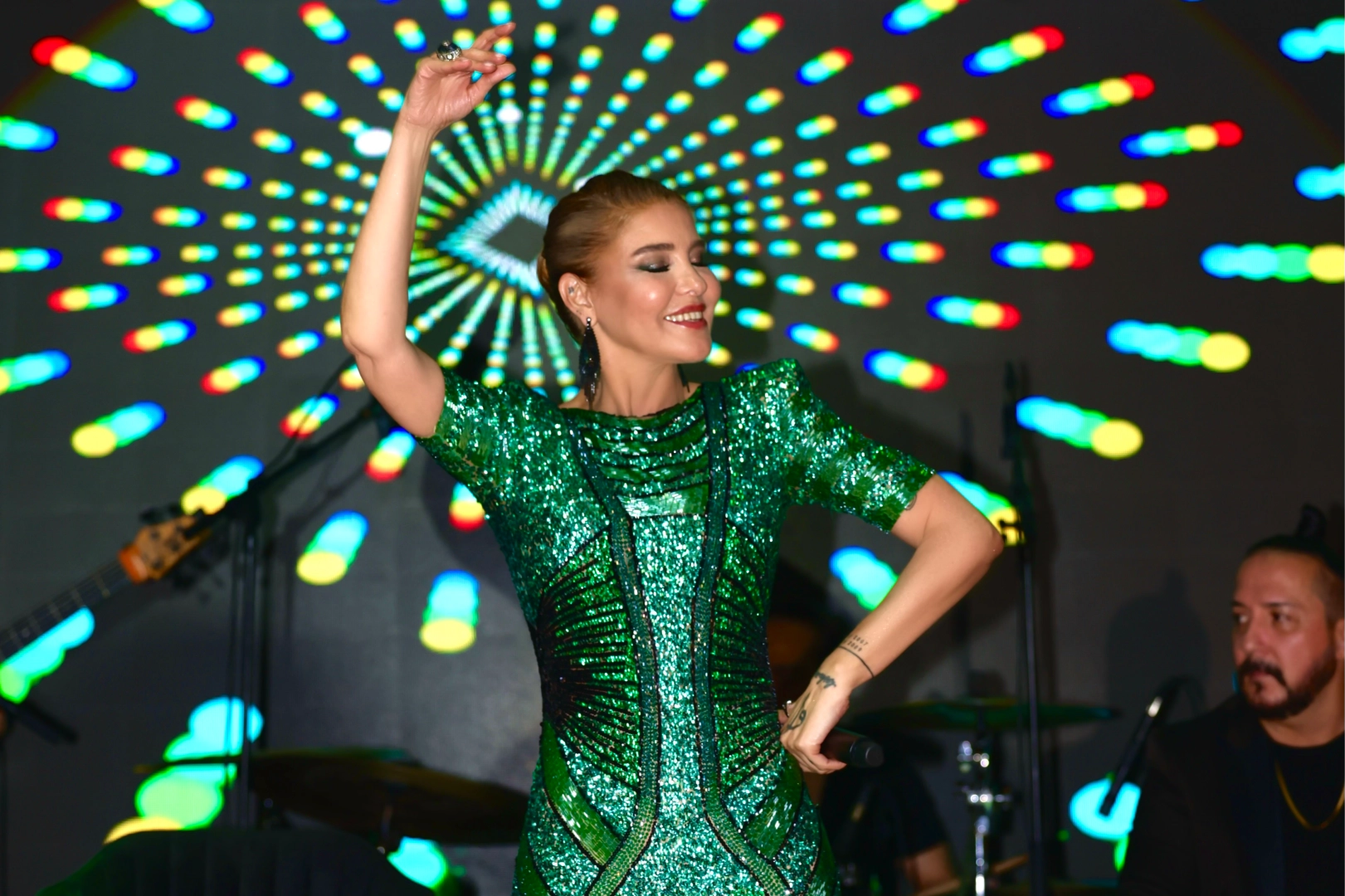 Ünlü sanatçı Gülben Ergen, Bursa’da Ceyda ve Alper Şener çiftinin