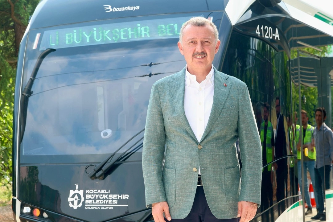 Kocaeli Büyükşehir Belediye Başkanı Doç. Dr. Tahir Büyükakın, Alikahya Stadyum