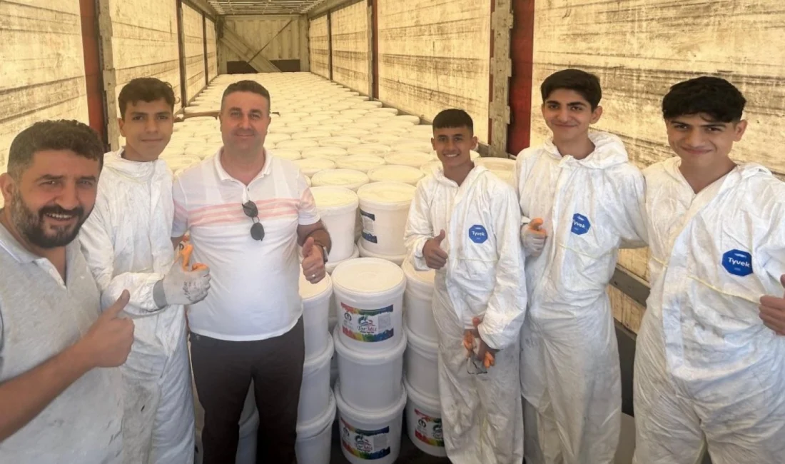 Mersin Mimar Sinan Mesleki ve Teknik Anadolu Lisesi öğrencileri, okulun