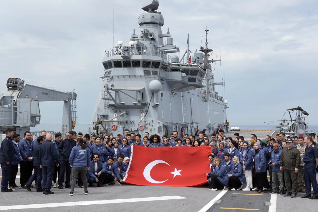 Cumhurbaşkanı Recep Tayyip Erdoğan, Zafer Haftası kapsamında TCG Anadolu gemisinde