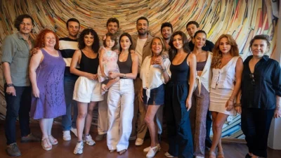 Yapımcılığını MF YAPIM’ın üstlendiği yeni dizisi Aynadaki Yabancı’nın okuma provası