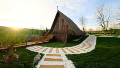   Gözünüzü kapatın ve kuş sesleri arasında uyanıp camdan baktığınızda