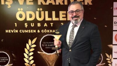 Sanatçı olmak; sadece eser üretmek değil, aynı zamanda yaşadığı döneme