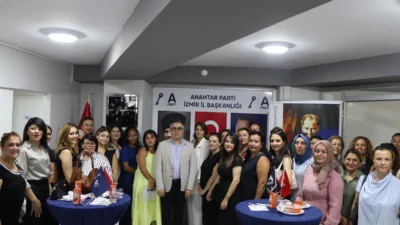 “Kadınım, Anneyim, Türk’üm!” ve “Türkiyeli değilim, Türk’üm” vurgularıyla dikkat çeken