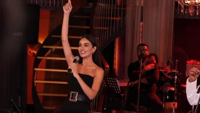 Elif Buse Doğan, başarısını ekrana taşıdı! Türk müziğinin genç kuşaktaki en güçlü temsilcilerinden Elif Buse Doğan,
