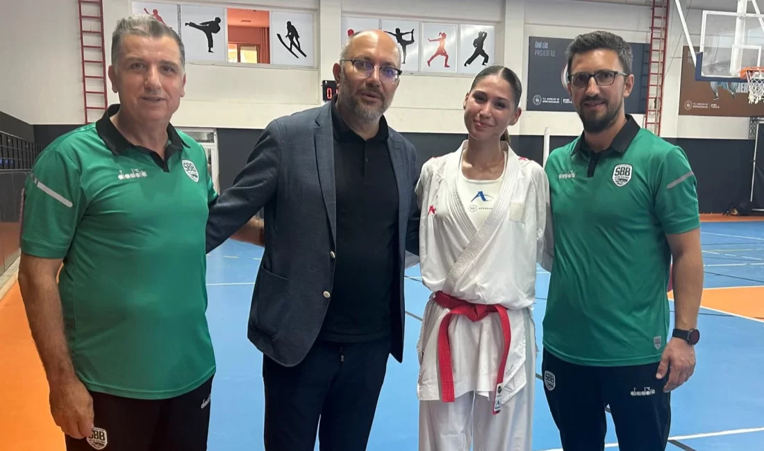 Sakarya Büyükşehir Belediyesi karate sporcusu Zümra Rezzan İm, İstanbul’da düzenlenen