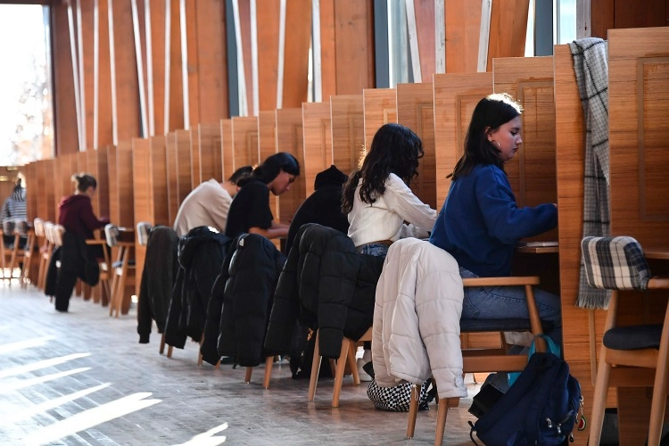 “Üniversite Ankara’da Okunur” mottosuyla çalışmalarını sürdüren Ankara Büyükşehir Belediyesi, hizmete
