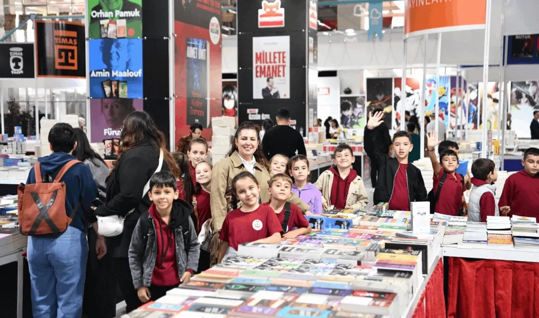 Balıkesirli öğrencilerden kitap fuarına tam not Balıkesir’de bu yıl ilk kez düzenlenen 1. Balıkesir Kitap Fuarı,