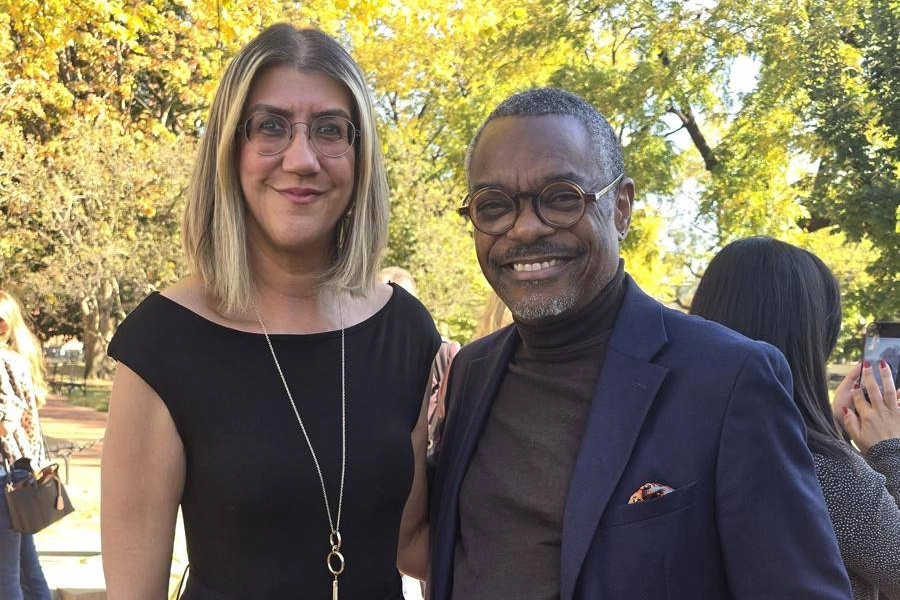 ABDPost.com New York Temsilcisi Özlem Özgüt Yörekli, Beyaz Saray önünde
