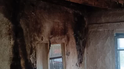 Bilecik’in Pazaryeri ilçesinde yıldırım düşmesi sonucu çıkan yangın, itfaiye ekiplerinin