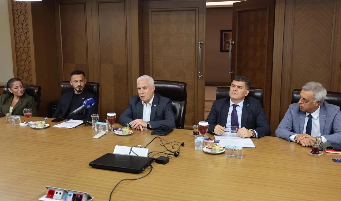 Bursa turizmde nerede? Bozbey’in turizm hamlesi Gazeteci Yazar Mesut Demir, Bursa’nın turizm potansiyeli ve tanıtım eksikliğini