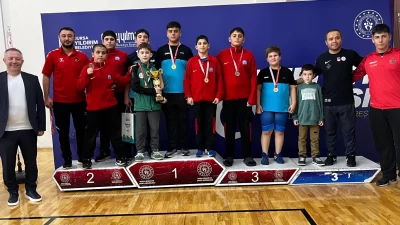 Bursa Yıldırım Belediyesi, 29 Ekim Cumhuriyet Bayramı coşkusunu sporla buluşturdu.